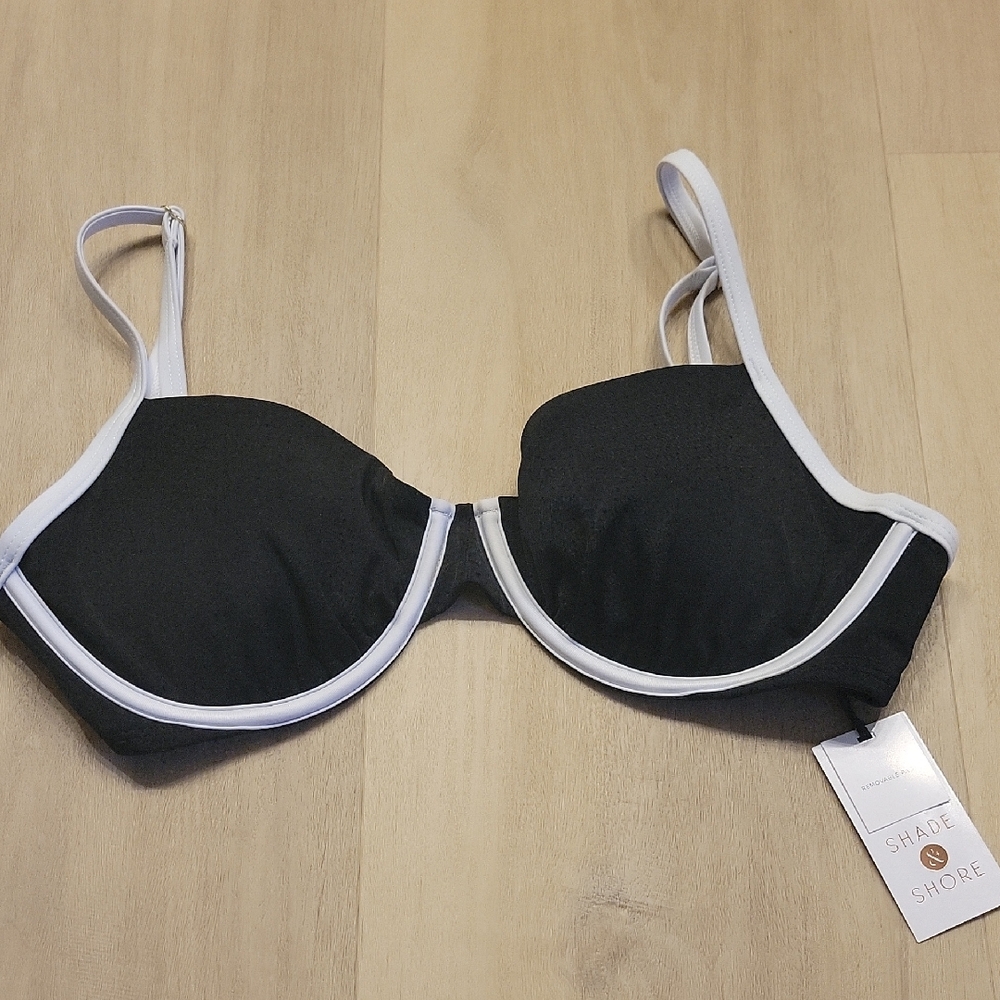 Shade & Shore Black and White Swim Top 34D
